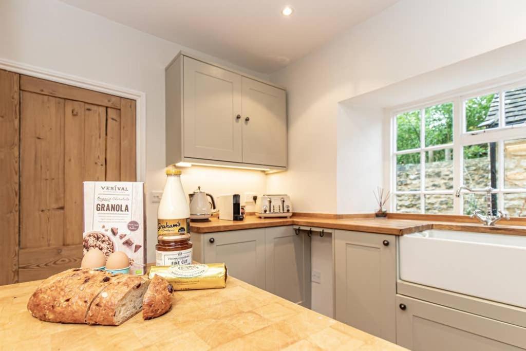 Oxfordshire Living - The Bowler Hat Cottage - Woodstock Exterior foto